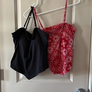 2 crop tanks (Black and red paisley) - M